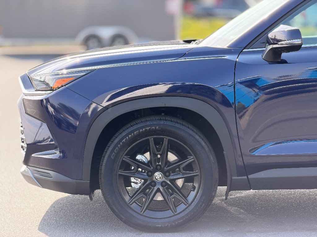 Used 2025 Toyota Grand Highlander AWD image 21