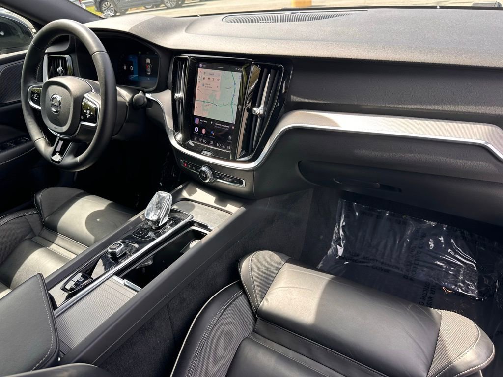 Used 2024 Volvo S60 B5 Plus image 20