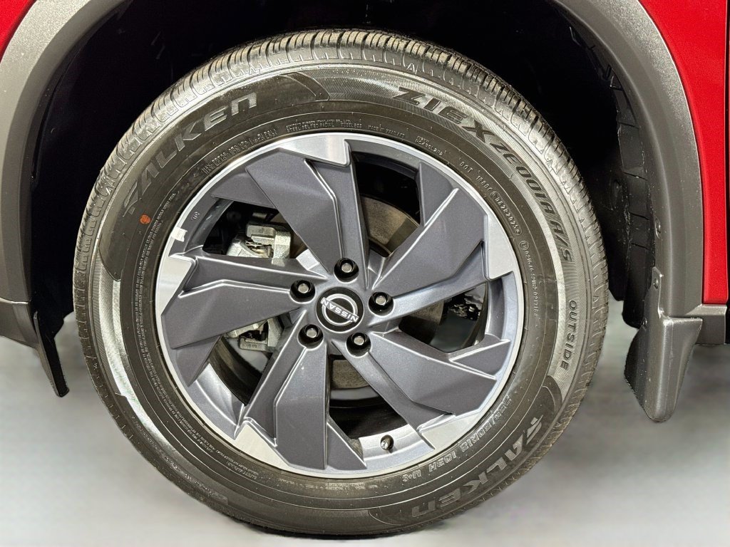 Used 2026 Nissan Rogue SV FWD image 37
