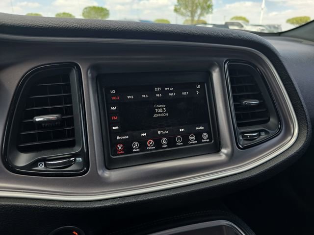 Used 2019 Dodge Challenger SXT image 19