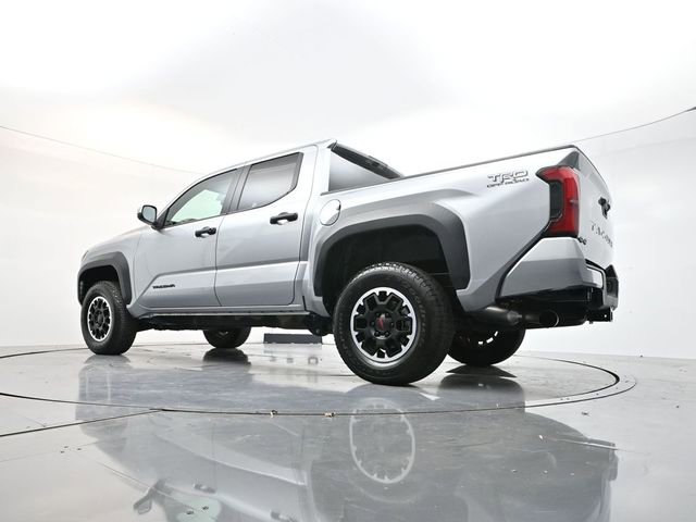 Used 2024 Toyota Tacoma TRD Off-Road AWD/4WD image 34