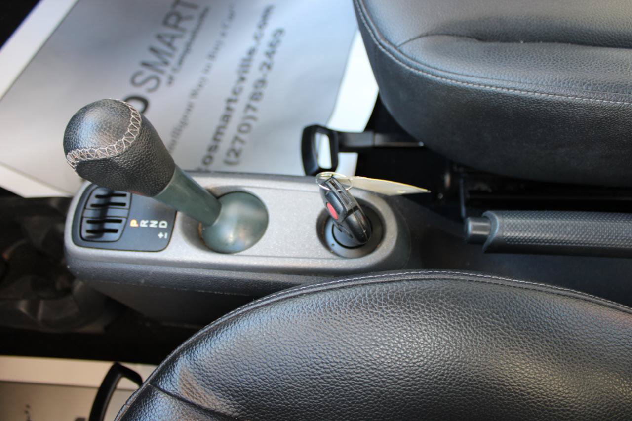Used 2015 smart fortwo passion RWD image 27