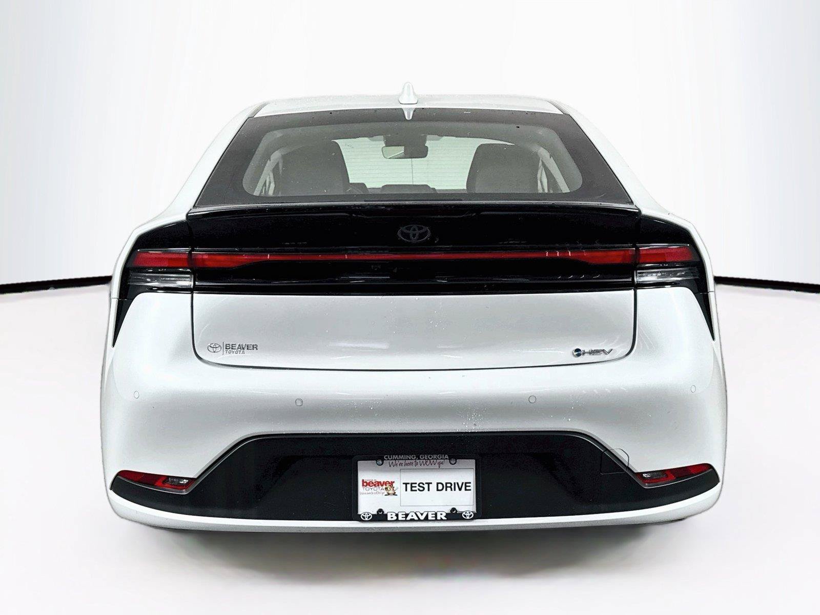 Certified 2025 Toyota Prius LE FWD image 11