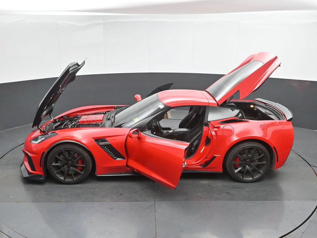 Used 2016 Chevrolet Corvette Z06 w/ 3LZ Preferred Equipment Group RWD image 52