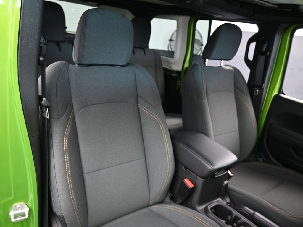 Used 2025 Jeep Wrangler Sport S image 47