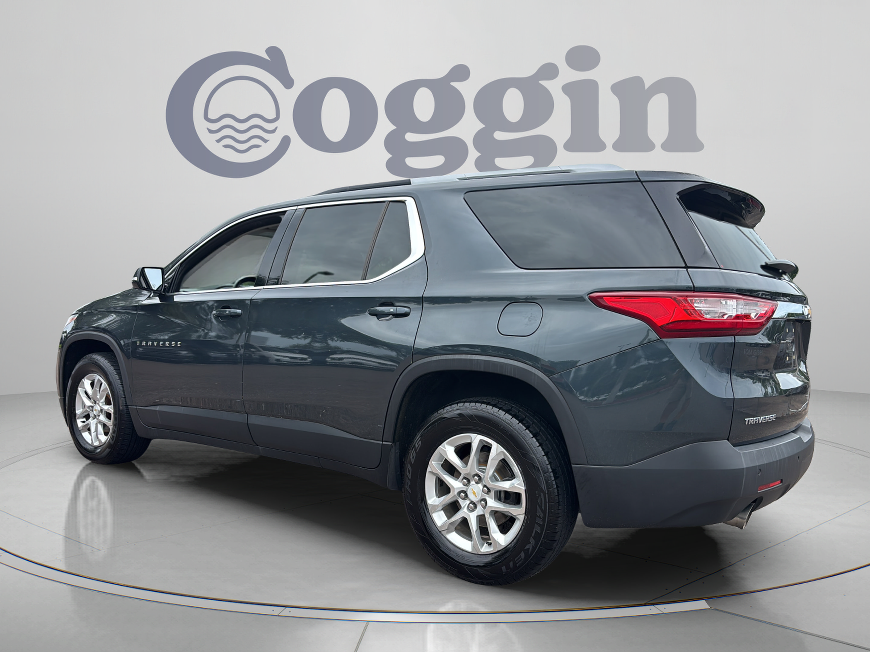 Used 2018 Chevrolet Traverse LT FWD image 3