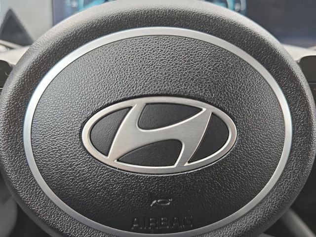 Used 2024 Hyundai Elantra Limited FWD image 5
