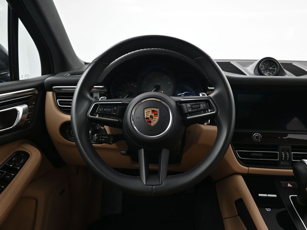 Certified 2022 Porsche Macan S image 13
