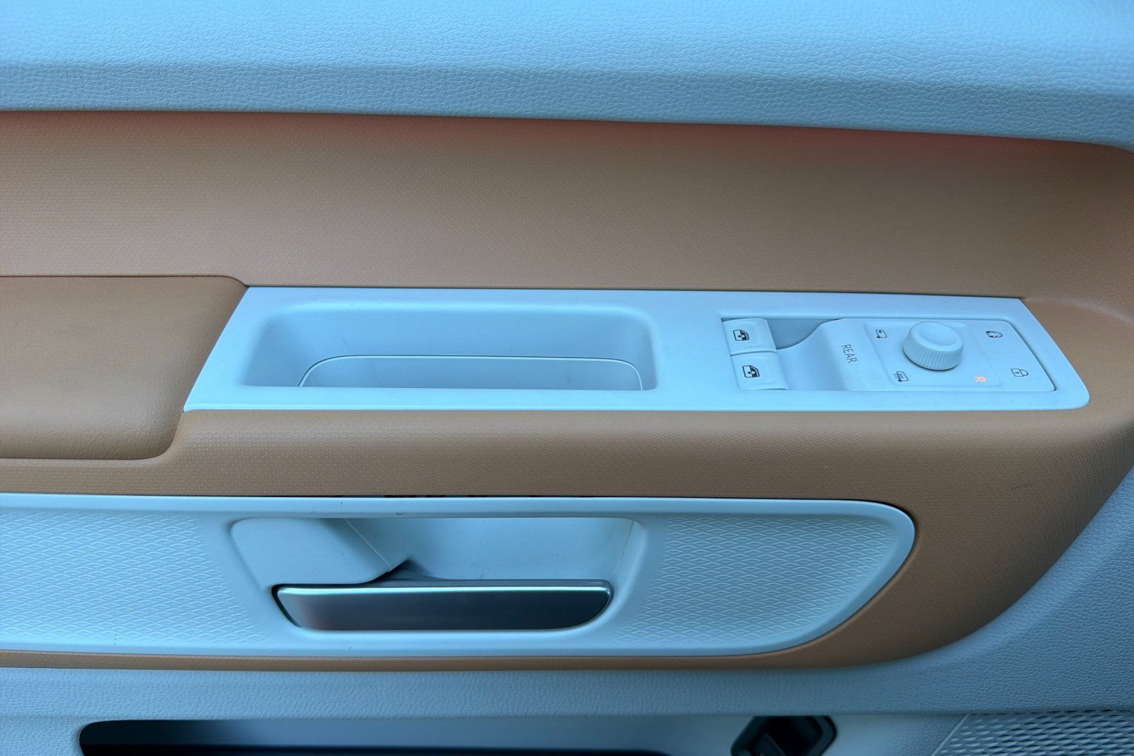 New 2025 Volkswagen ID. Buzz 1st Edition AWD/4WD image 10