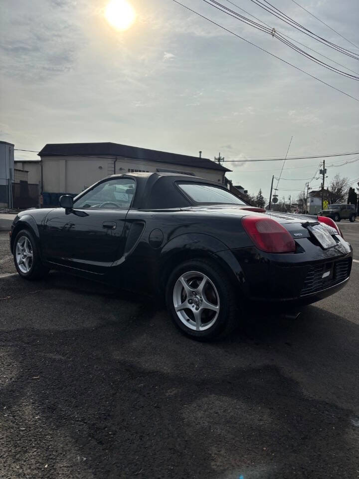 Used 2000 Toyota MR2 image 3