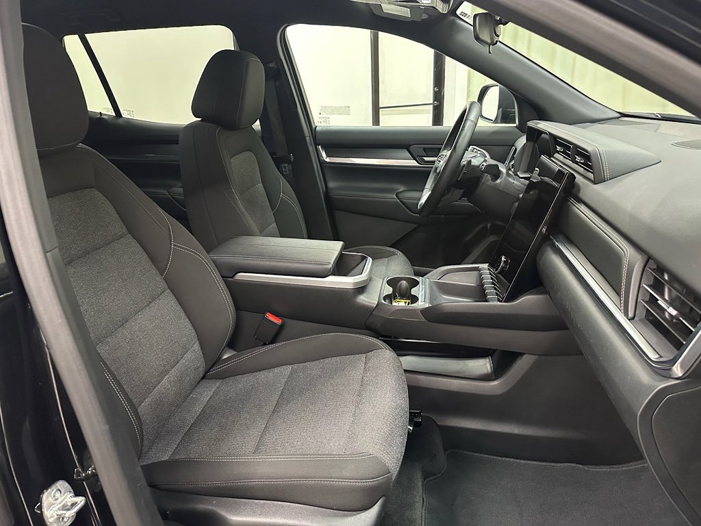 Used 2025 GMC Terrain Elevation image 24