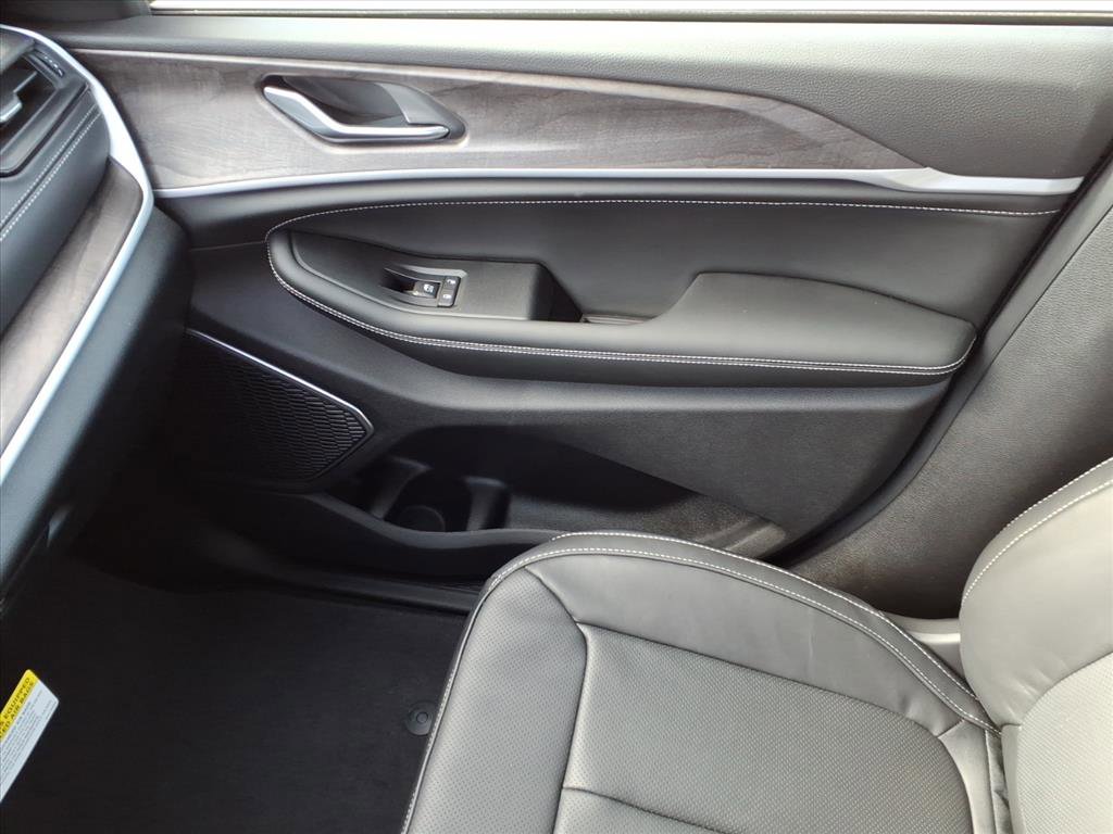 New 2026 Jeep Grand Cherokee Limited Reserve image 33