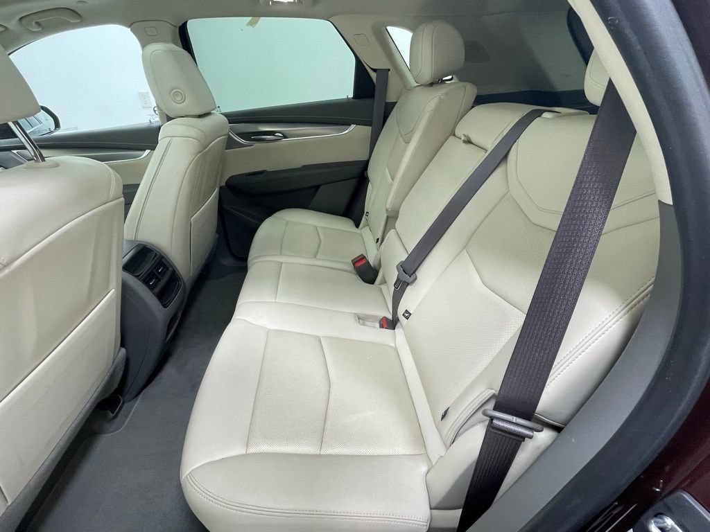 Used 2022 Cadillac XT5 Premium Luxury AWD/4WD image 11