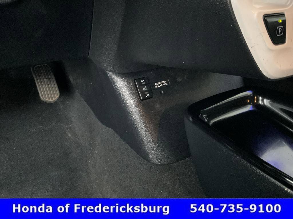 Used 2019 Toyota Prius Prime Plus FWD image 40