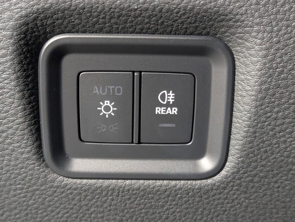 Certified 2025 Porsche Cayenne Coupe image 34