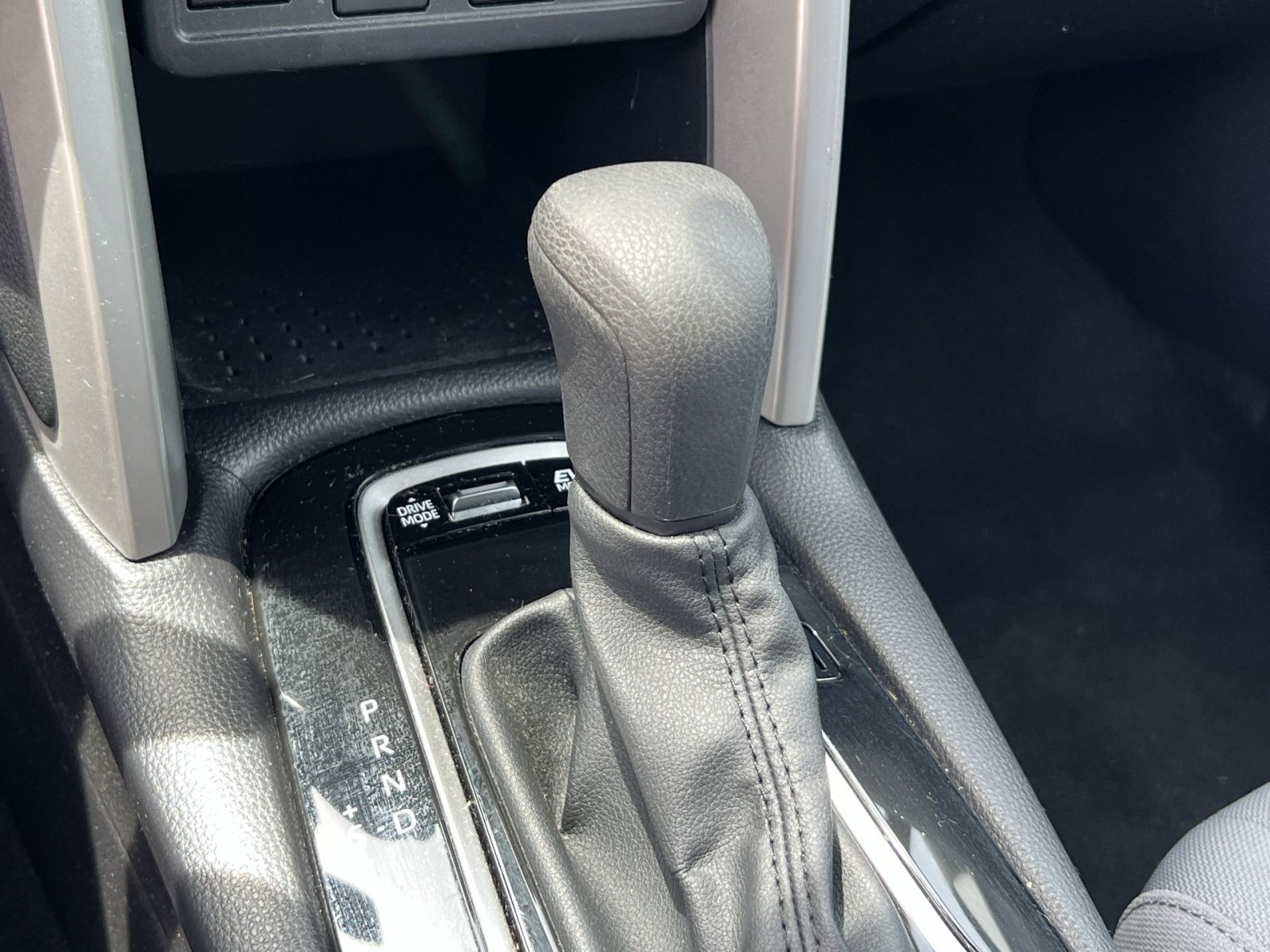 Used 2025 Toyota Corolla Cross AWD Hybrid image 17