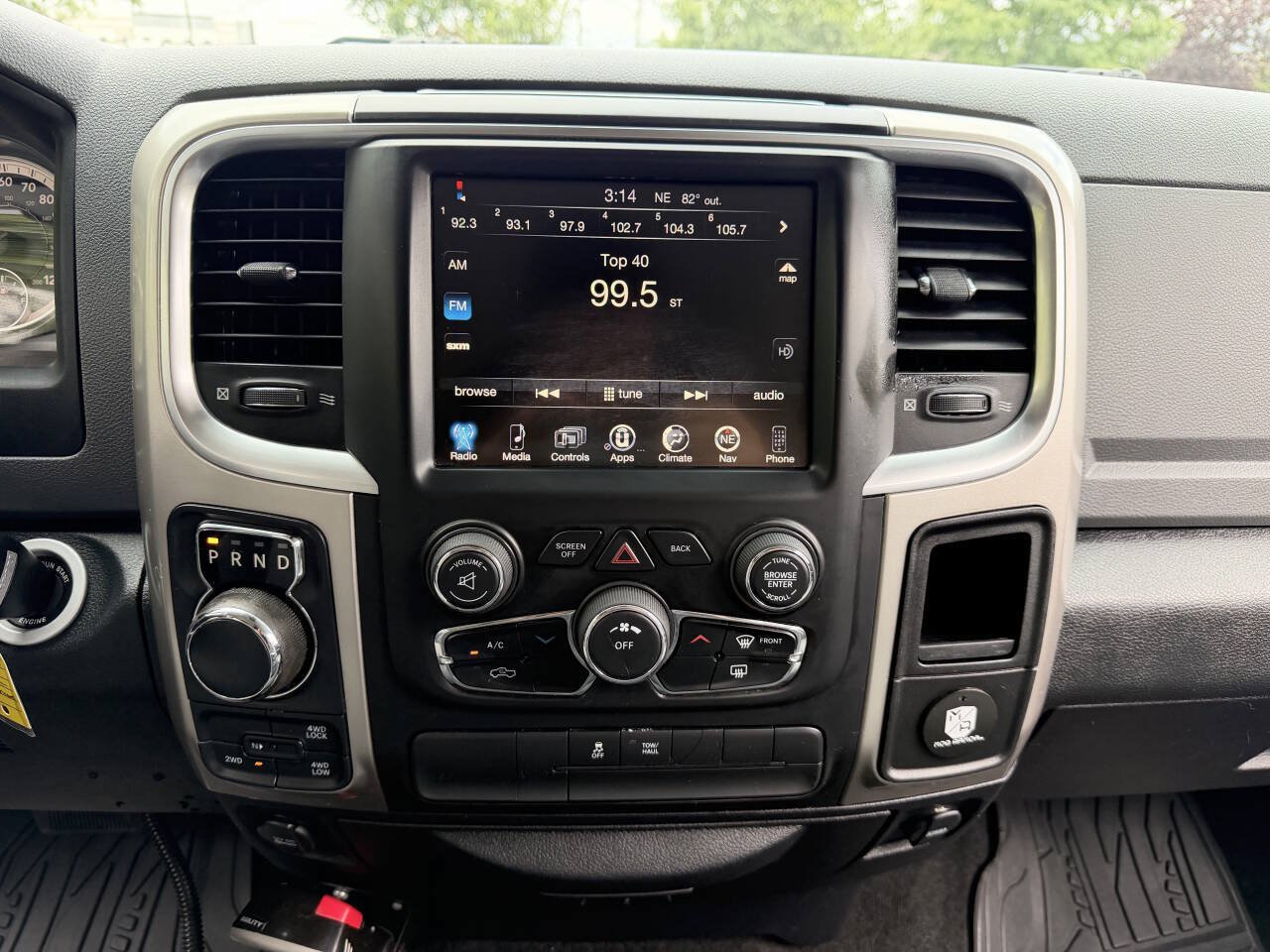 Used 2016 RAM 1500 Classic SLT AWD/4WD image 22