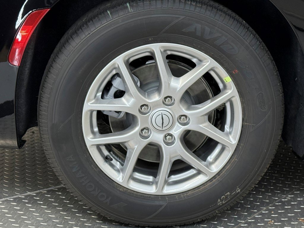 New 2026 Chrysler Voyager LX image 5