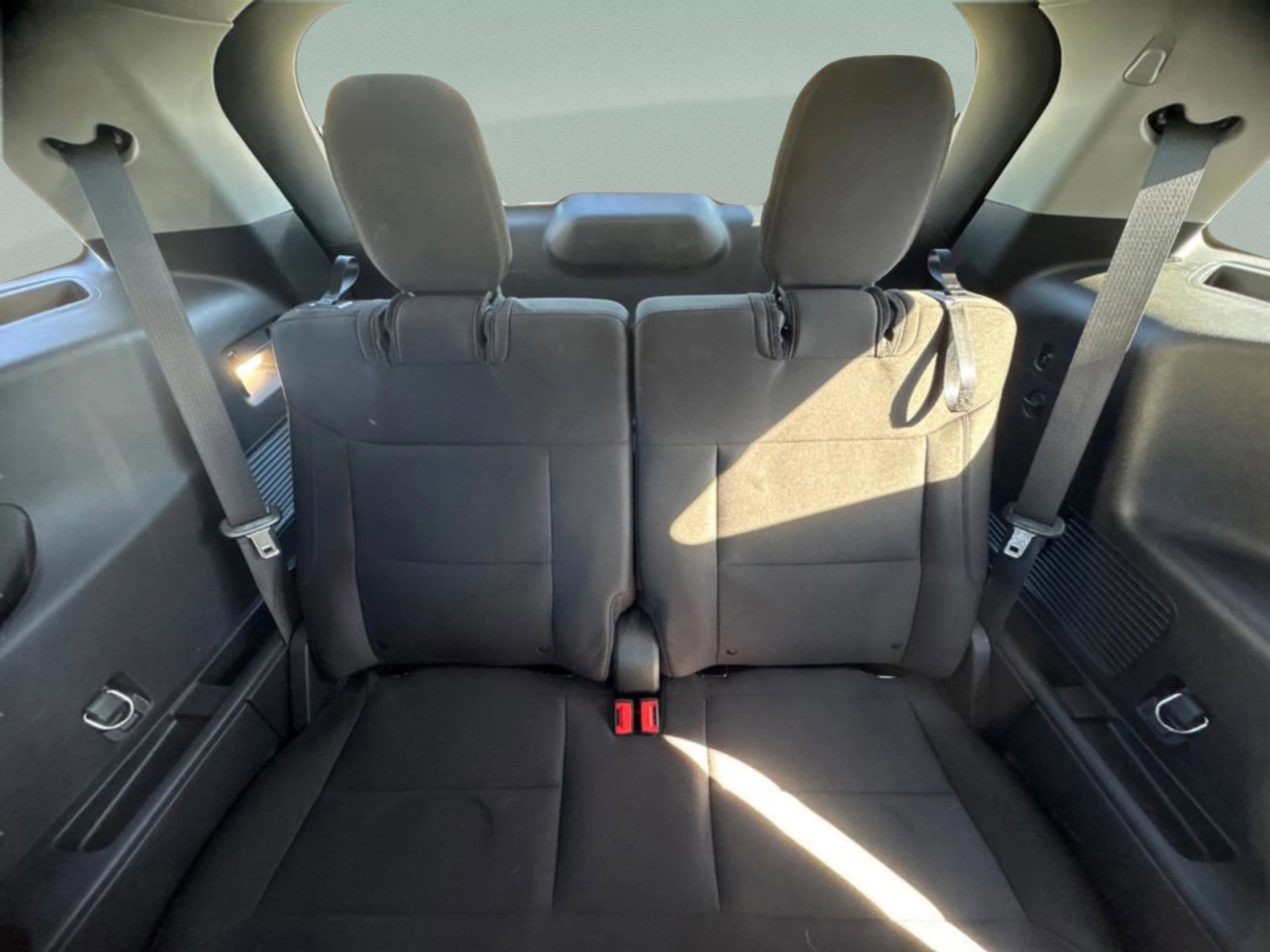 Used 2023 Ford Explorer XLT AWD/4WD image 17