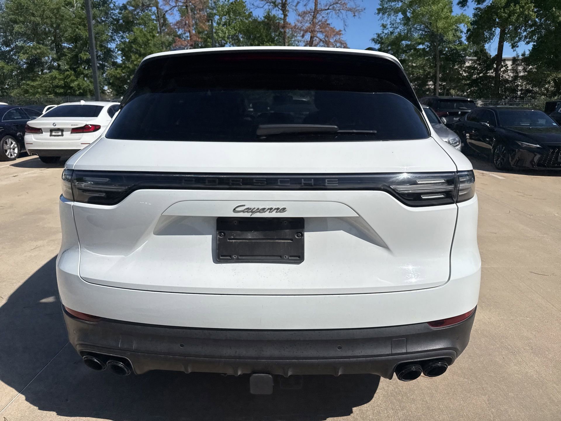 Used 2023 Porsche Cayenne Platinum Edition image 5