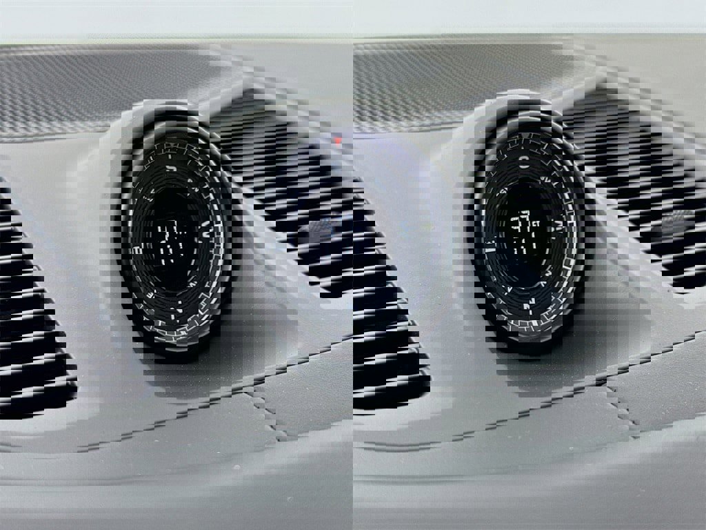 New 2026 Porsche Cayenne image 18