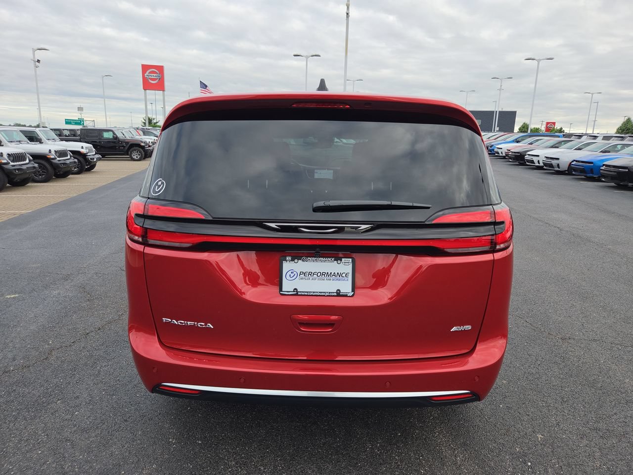 New 2027 Chrysler Pacifica Select AWD/4WD image 6