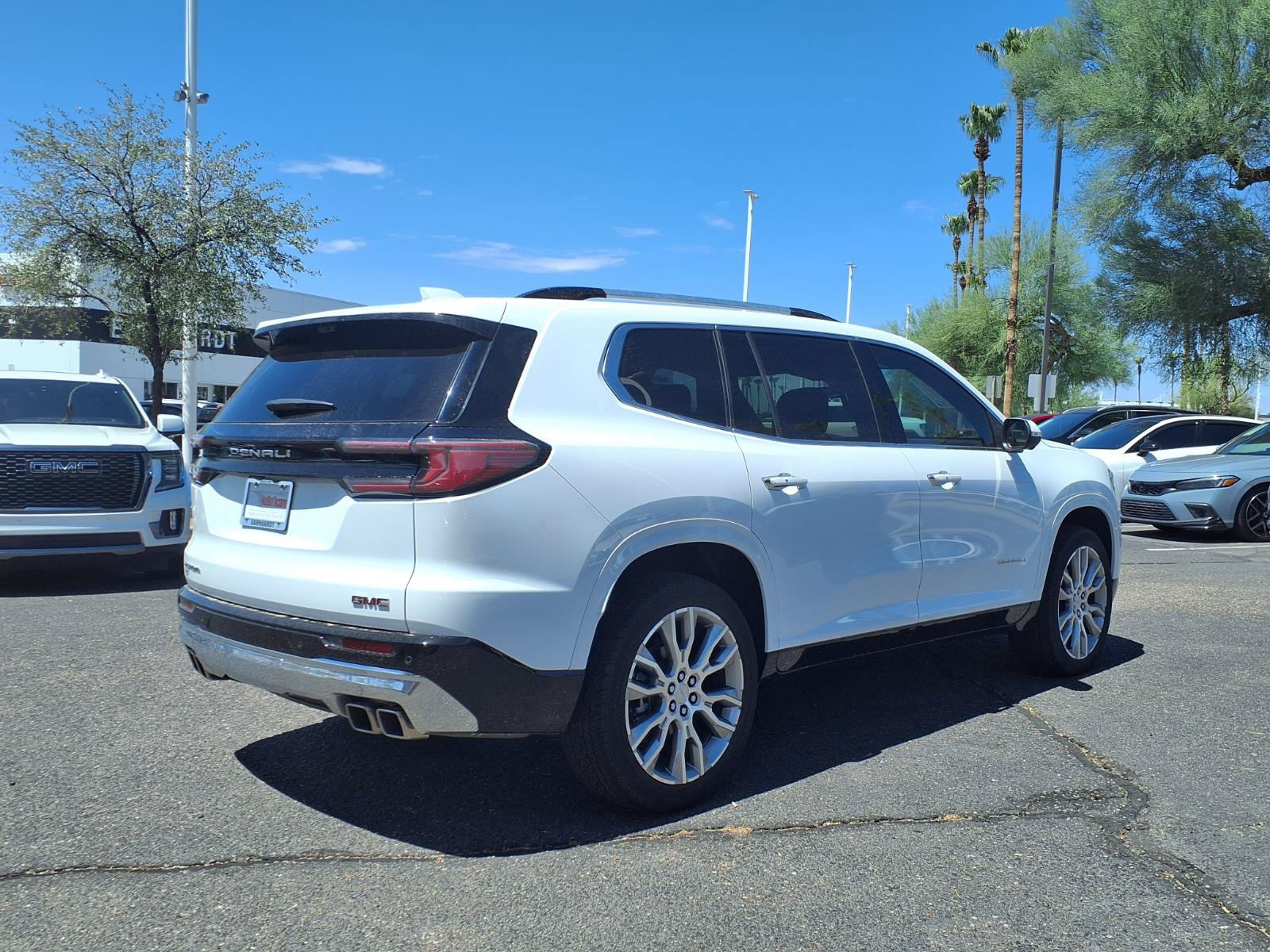 Used 2026 GMC Acadia Denali FWD image 5