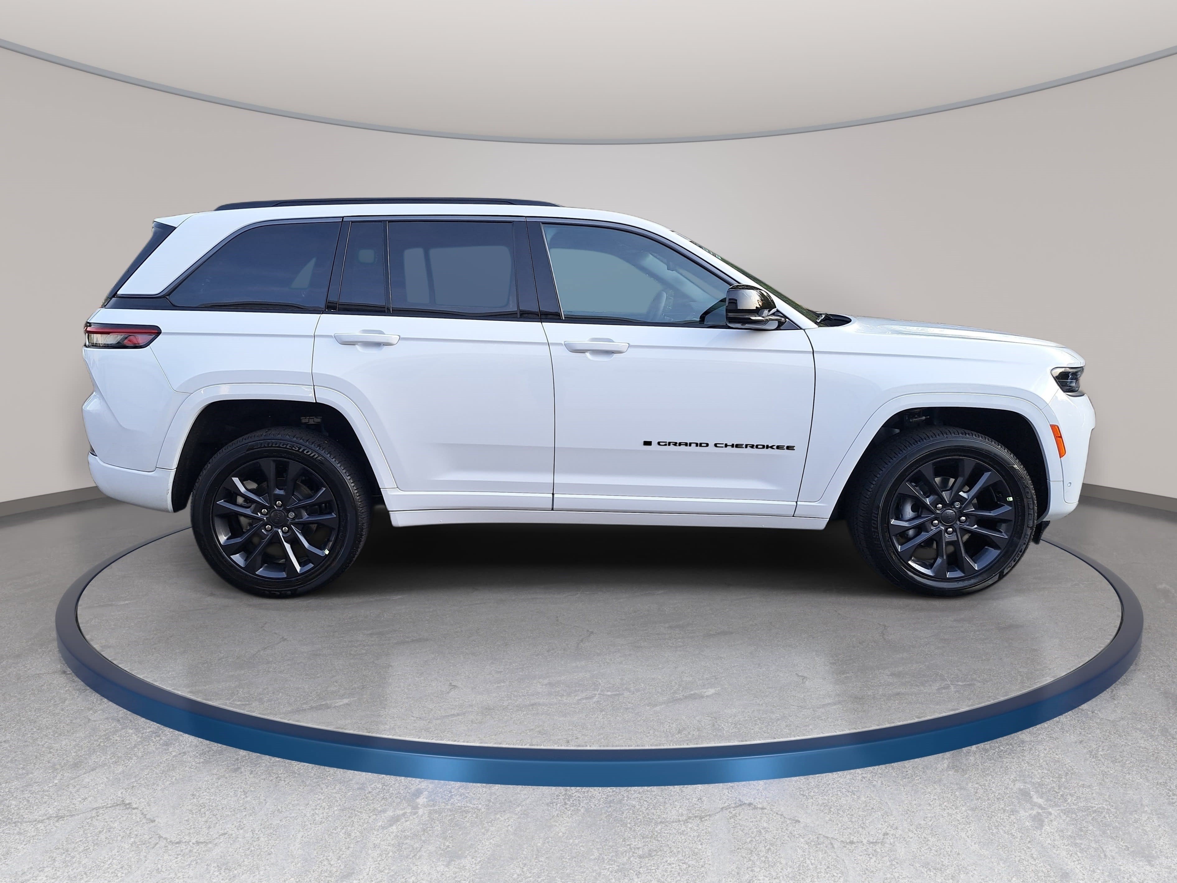 New 2026 Jeep Grand Cherokee Limited Reserve AWD/4WD image 4