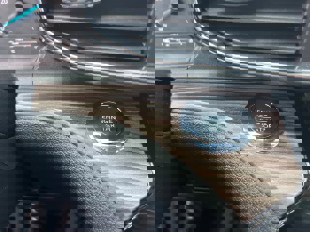 Certified 2022 Ford Explorer Limited w/ Equipment Group 301A image 18