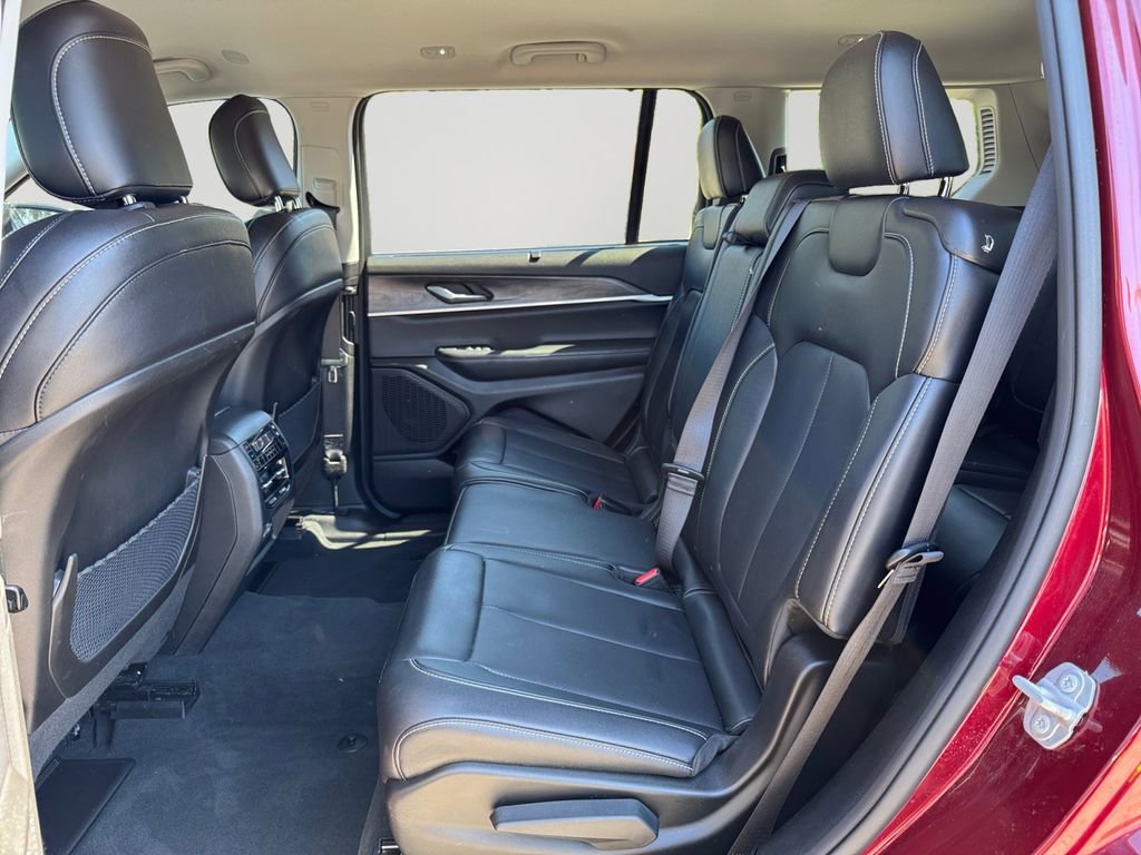 Used 2023 Jeep Grand Cherokee L Limited w/ Luxury Tech Group II image 15