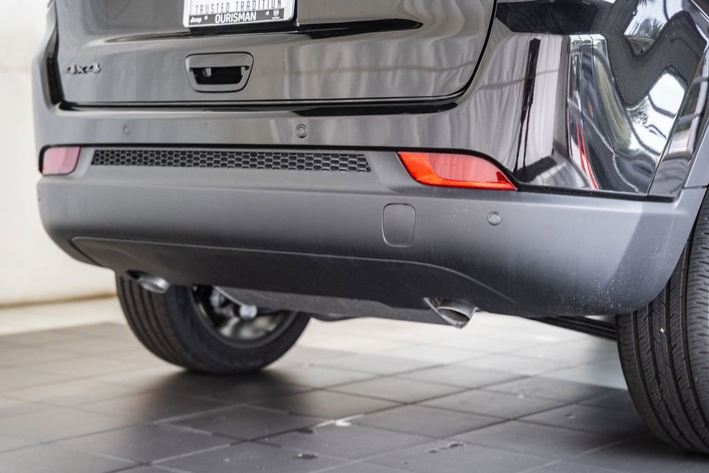 New 2025 Jeep Compass Limited w/ Sun & Sound Group image 8