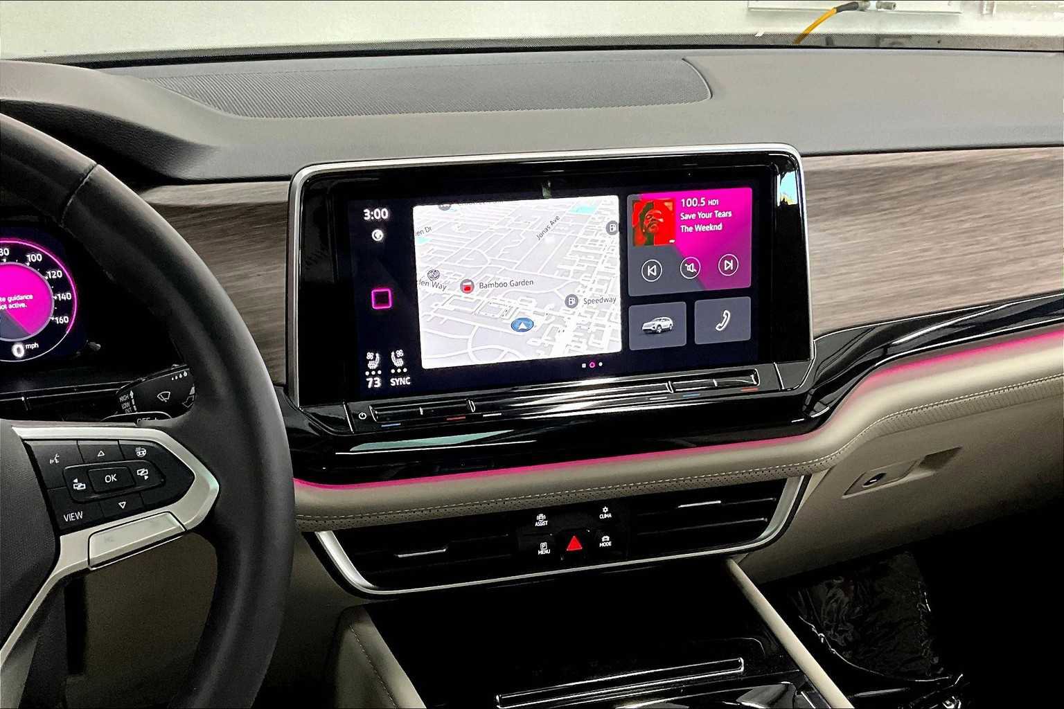 Used 2025 Volkswagen Atlas SEL Premium R-Line image 9