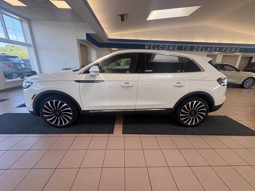 Used 2023 Lincoln Nautilus Black Label AWD/4WD image 2