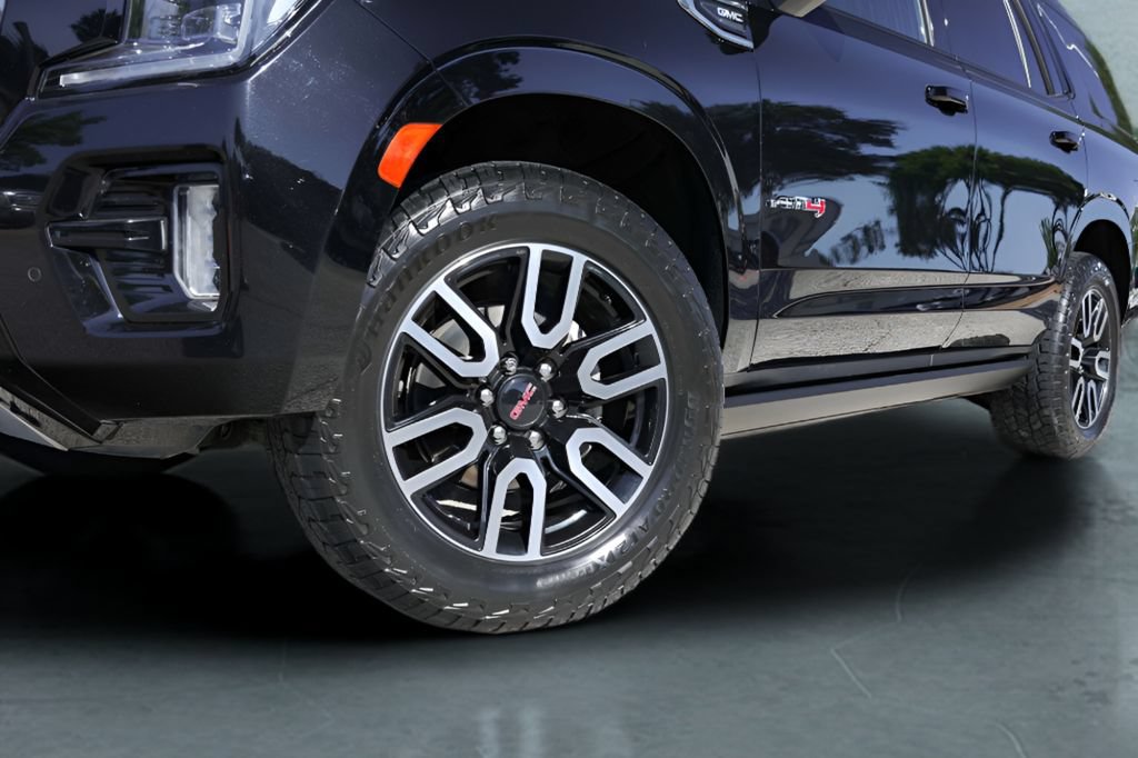 Used 2021 GMC Yukon AT4 w/ AT4 Premium Plus Package AWD/4WD image 4