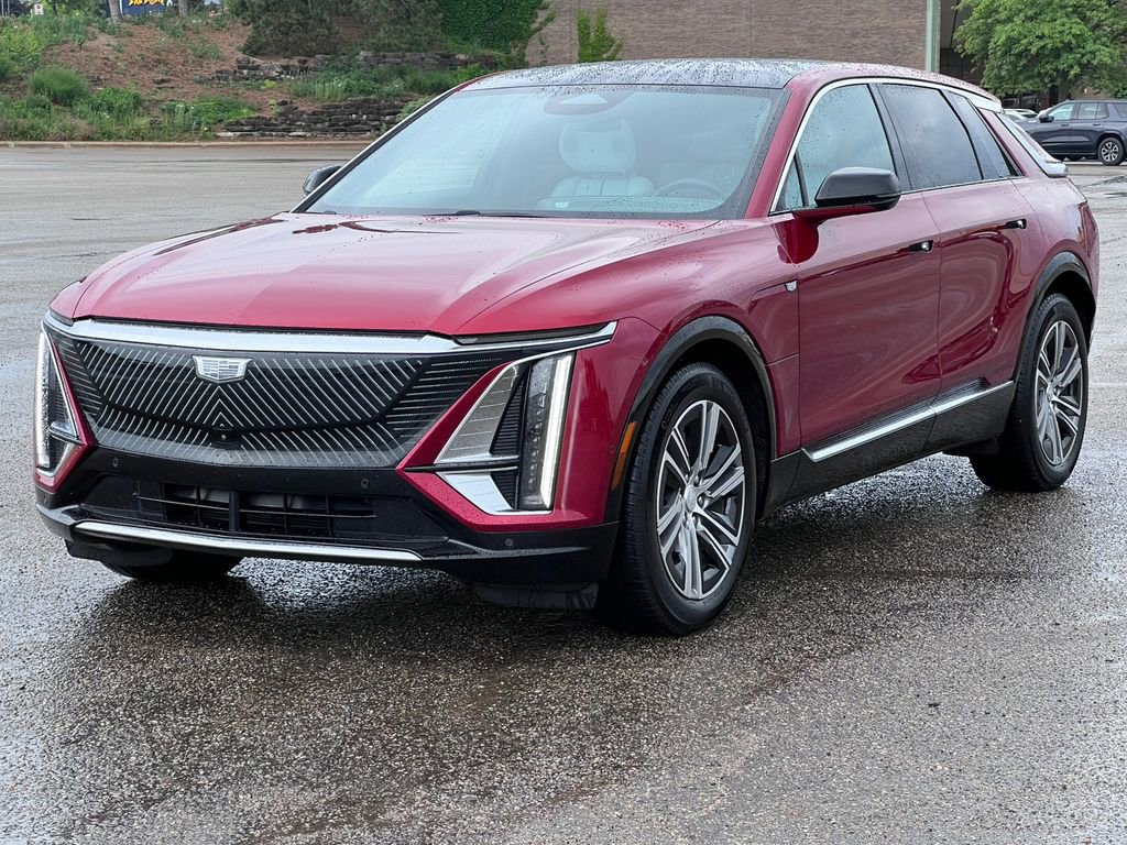 Certified 2024 Cadillac Lyriq Luxury AWD/4WD image 43