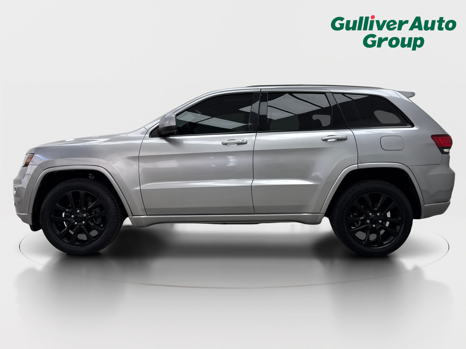 Used 2021 Jeep Grand Cherokee Laredo X AWD/4WD image 3