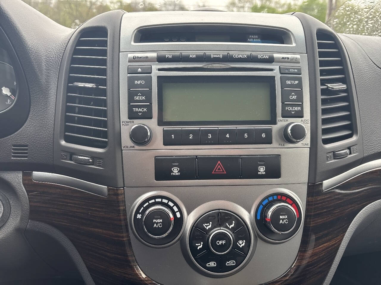Used 2011 Hyundai Santa Fe SE FWD image 29