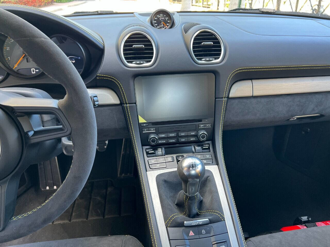 Used 2021 Porsche 718 Cayman GT4 image 17