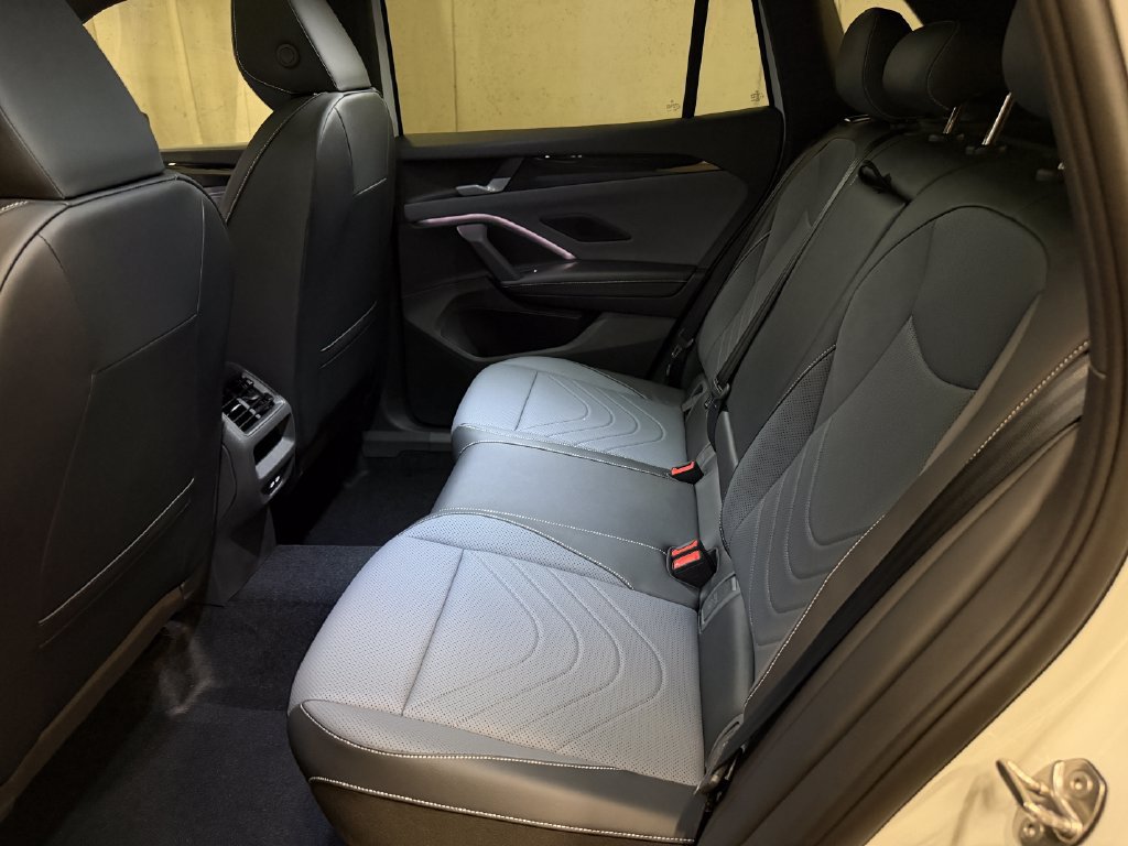 New 2026 Volkswagen Tiguan SE R-Line AWD/4WD image 22