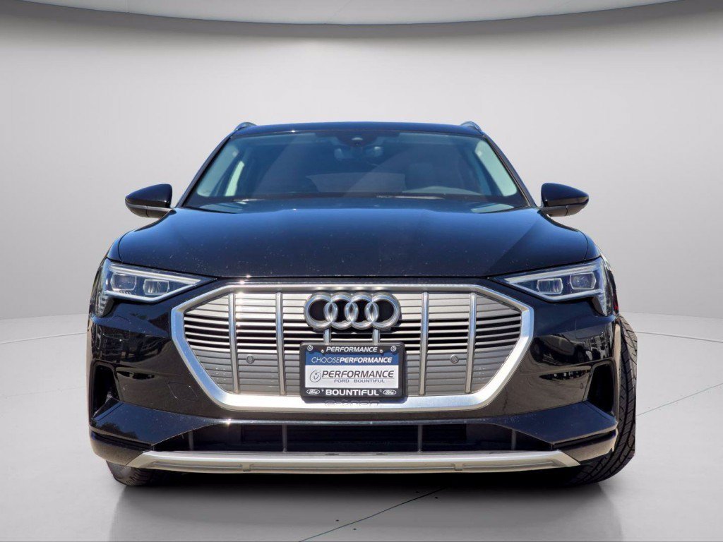 Used 2022 Audi e-tron Premium AWD/4WD image 3