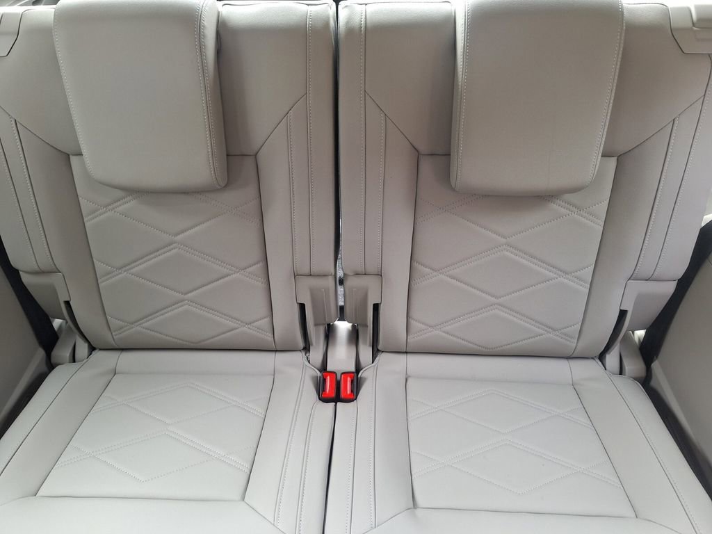 New 2026 Volkswagen Atlas SE image 24