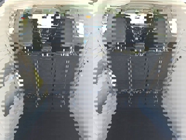 Used 2024 Chrysler Pacifica Touring-L image 7