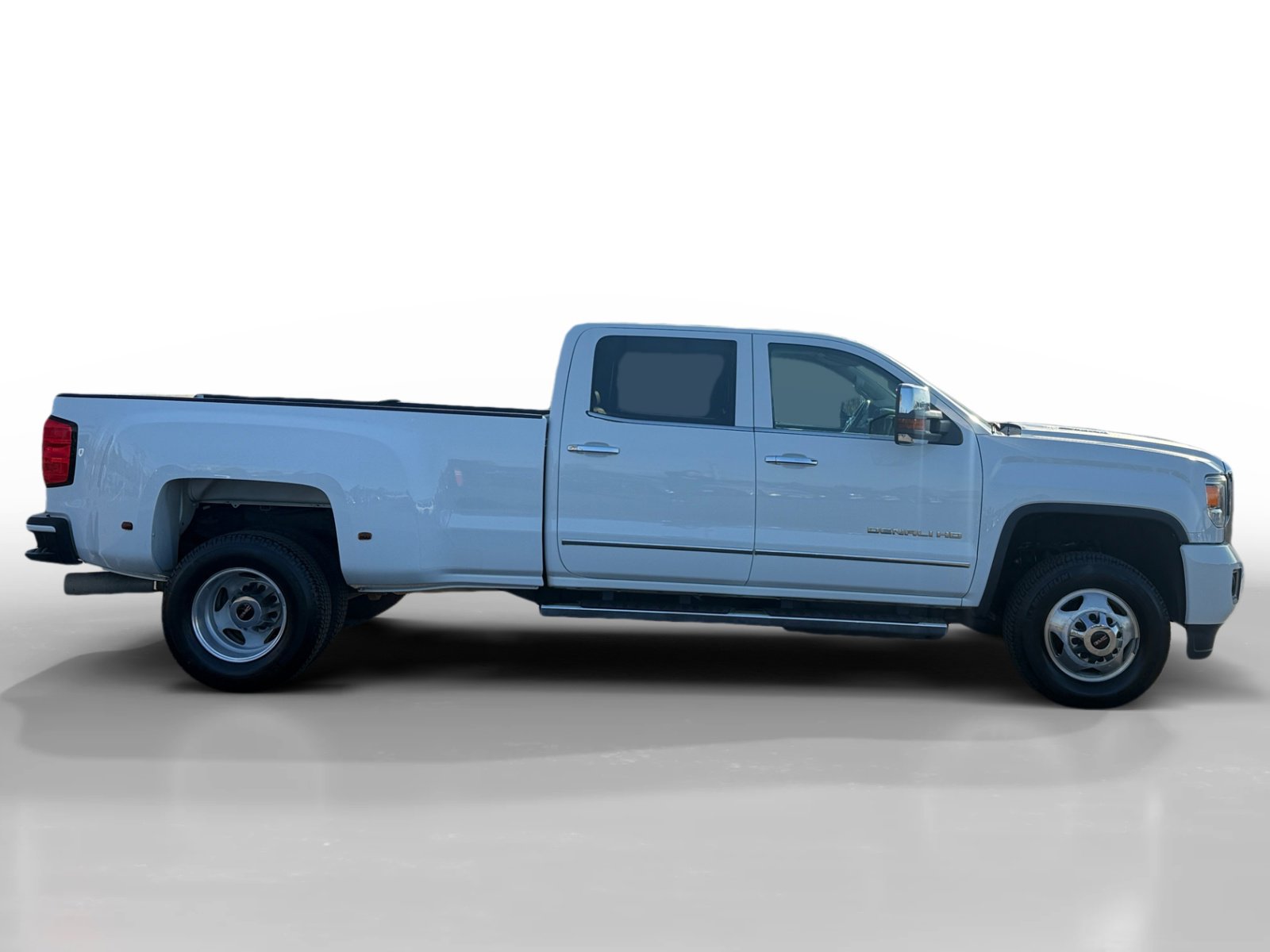 Used 2015 GMC Sierra 3500 Denali w/ Duramax Plus Package image 6