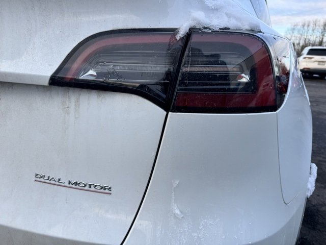 Used 2024 Tesla Model Y Performance image 9