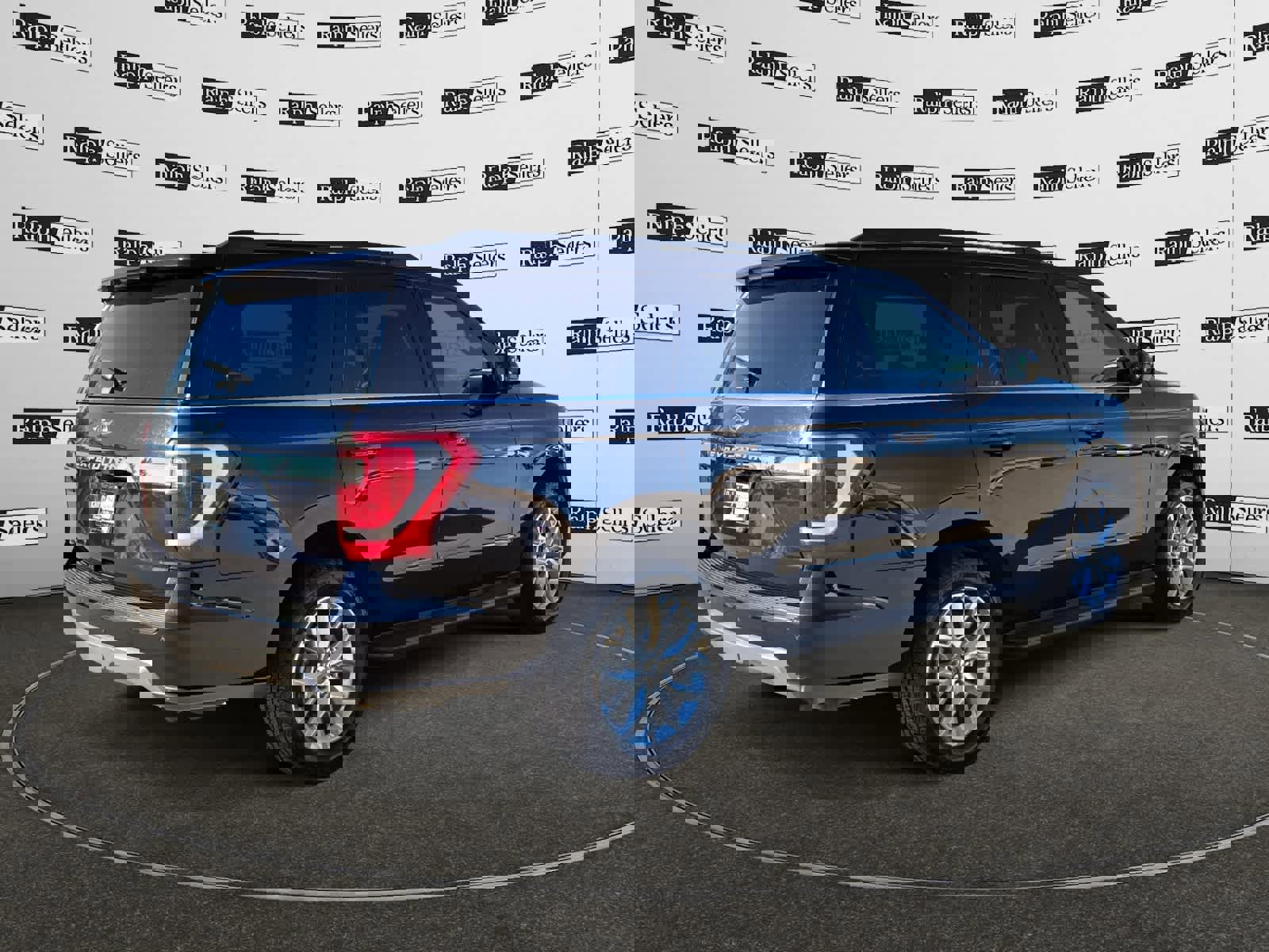 Used 2021 Ford Expedition XLT image 6