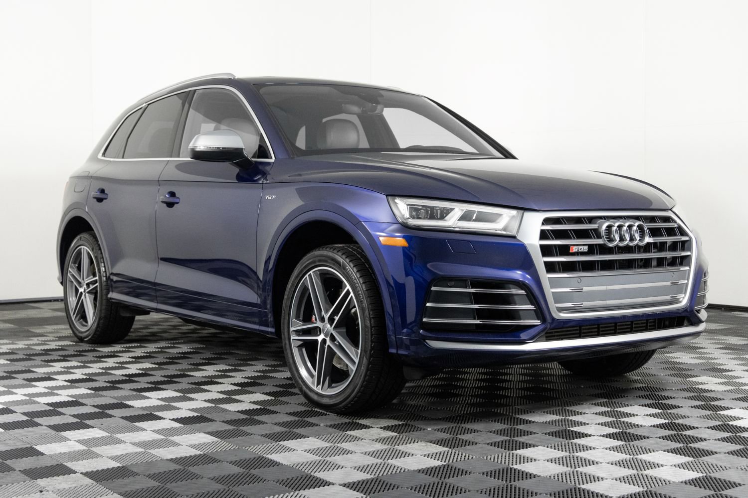 Used 2018 Audi SQ5 Premium Plus w/ Navigation Package AWD/4WD image 8