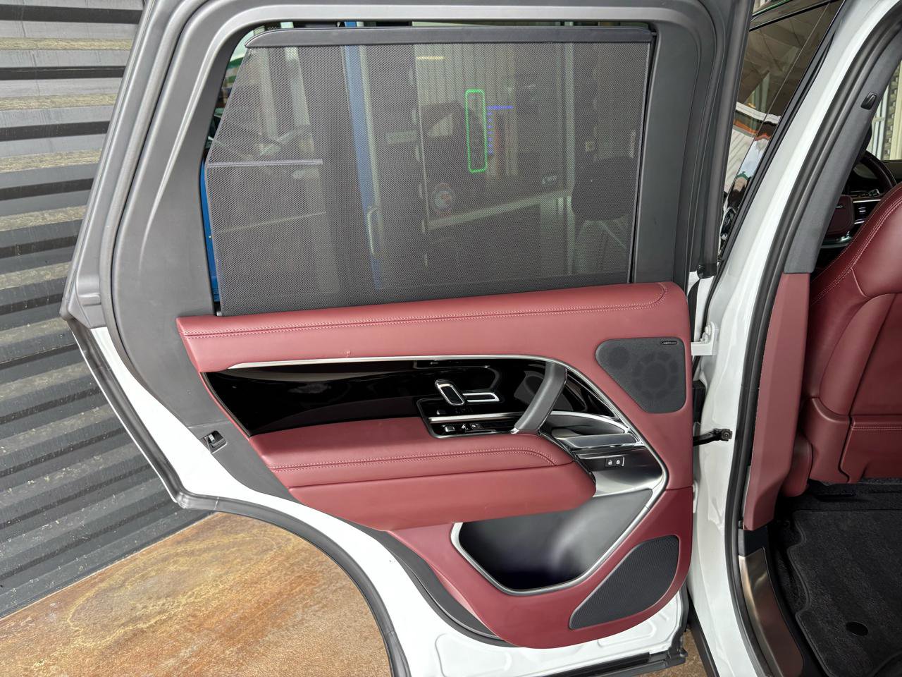 Used 2023 Land Rover Range Rover SE image 32