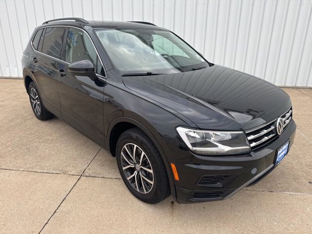 Used 2019 Volkswagen Tiguan SE w/ Panoramic Sunroof Package image 2