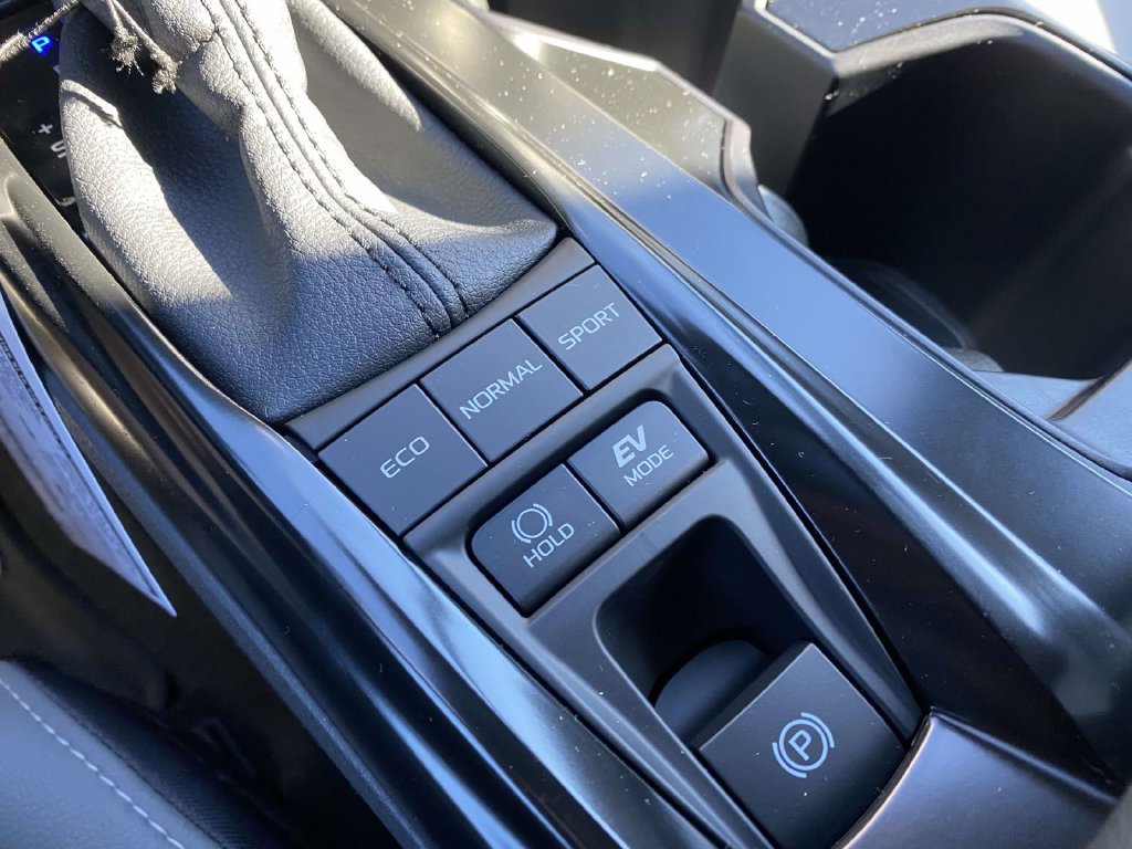 New 2026 Toyota Camry Hybrid FWD image 22