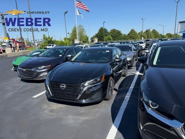 Used 2025 Nissan Altima 2.5 SV FWD image 1